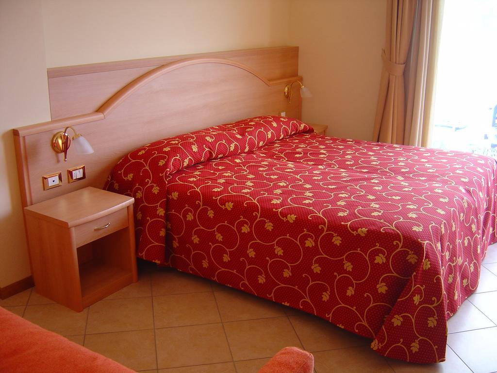 Hotel Residence Panoramica Brenzone sul Garda Pokoj fotografie
